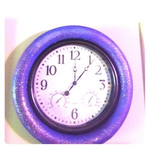Sparkly clock